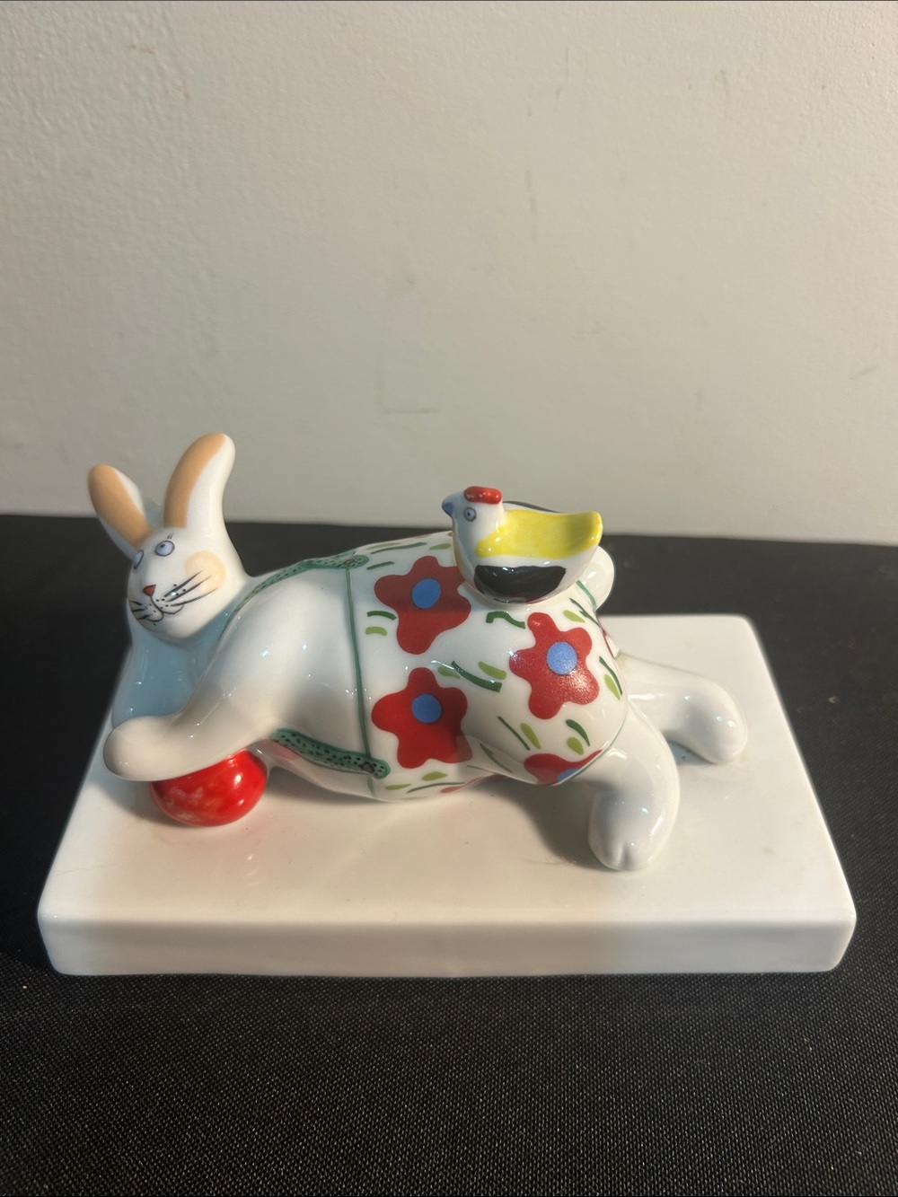 Vintage villeroy and Boch artist rabbit figure 5.75”x 3.5”